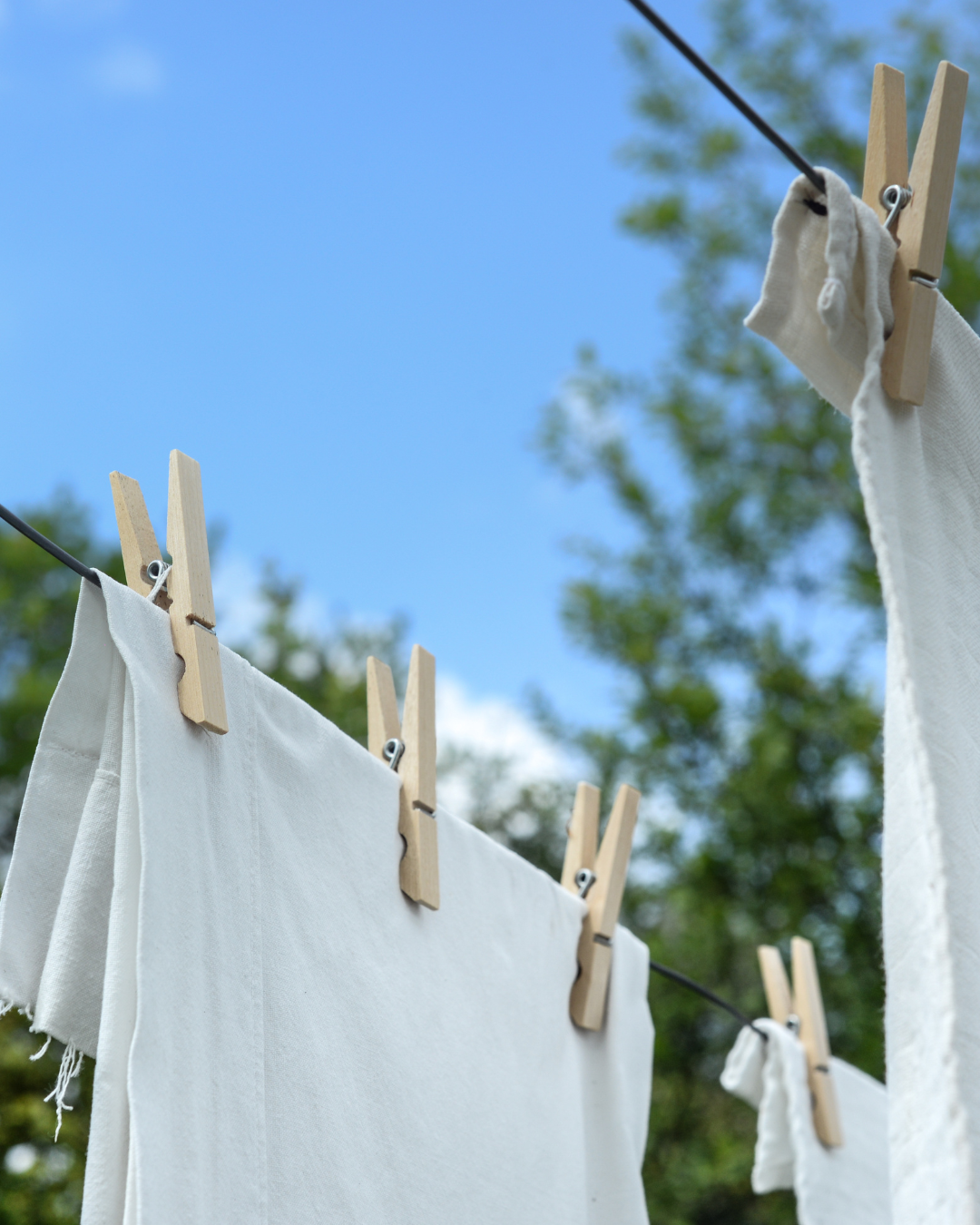 linge blanc linge blanc qui sèche dehors